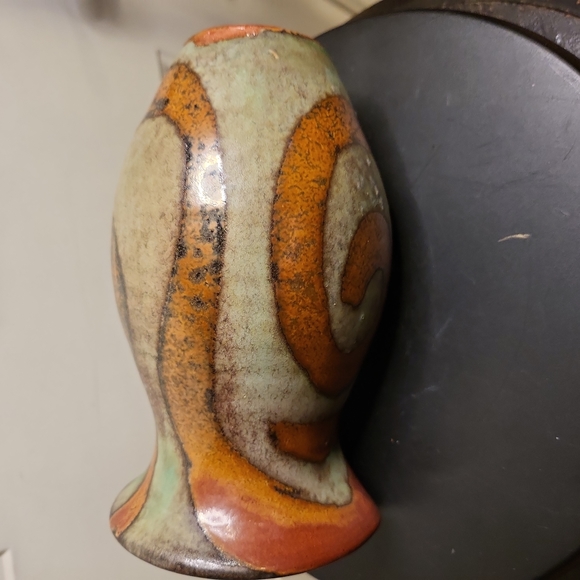 Mid-Century Modern Studio Pottery Ceramic Wall Pocket Vase - Picture 4 of 13